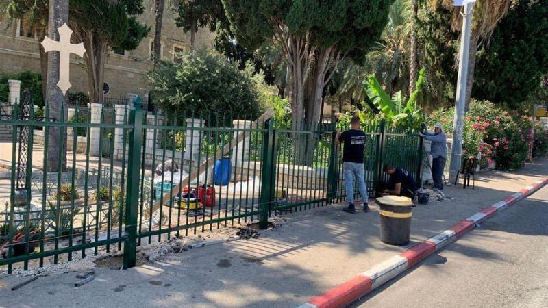 בעקבות הפרובוקציות בסטלה מאריס: הכנסייה התקינה גדרות במתחם