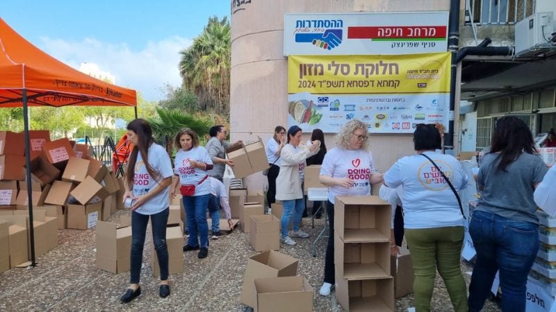 הרב גינצבורג: "בואו להתנדב, לסייע ולארוז סלי מזון למשפחות נזקקות"