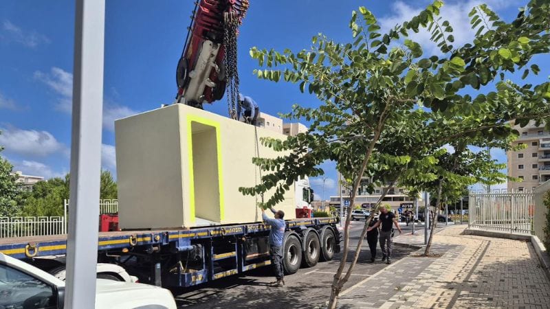 עכו: 6 מיגוניות הוצבו בסמוך למרכזי מסחר ופארקים