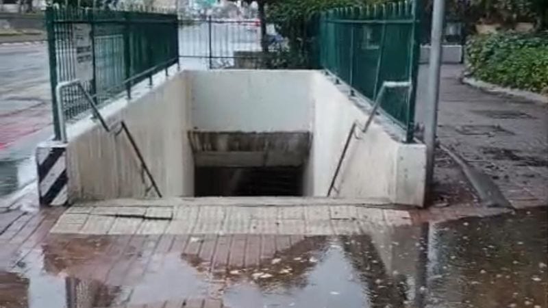 נראה שגם במערכת הגשמים הקרובה, ייאלצו משתמשי המנהרה בקרית אליעזר לחטוף שפריץ